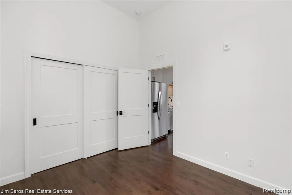 389 Saint Clair Avenue Grosse Pointe City, MI 48230
