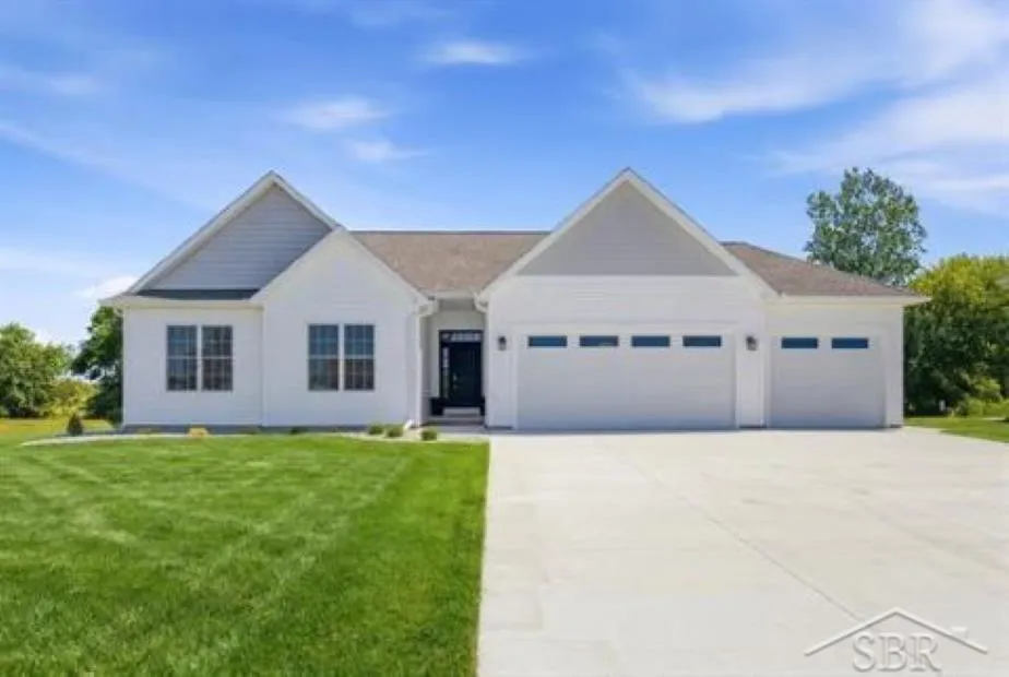 4521 E Crossroads Drive Monitor Charter Township, MI 48706