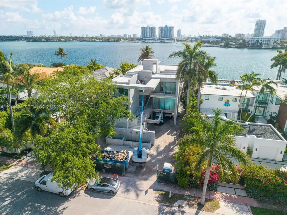 333 E Rivo Alto Dr Miami Beach, FL 33139