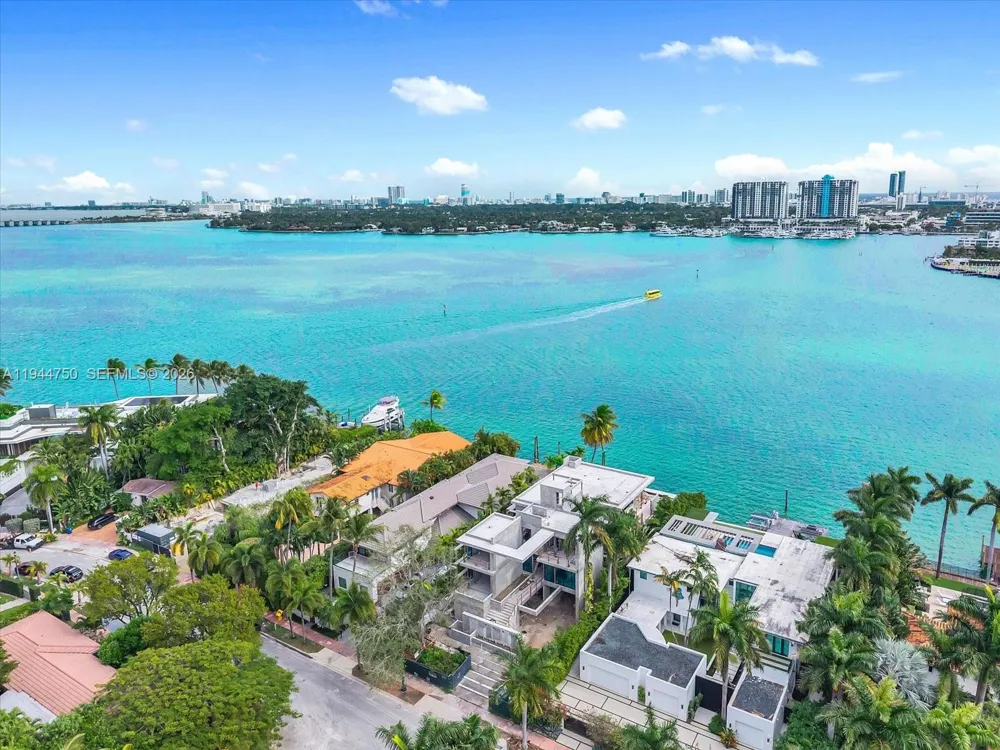333 E Rivo Alto Dr Miami Beach, FL 33139