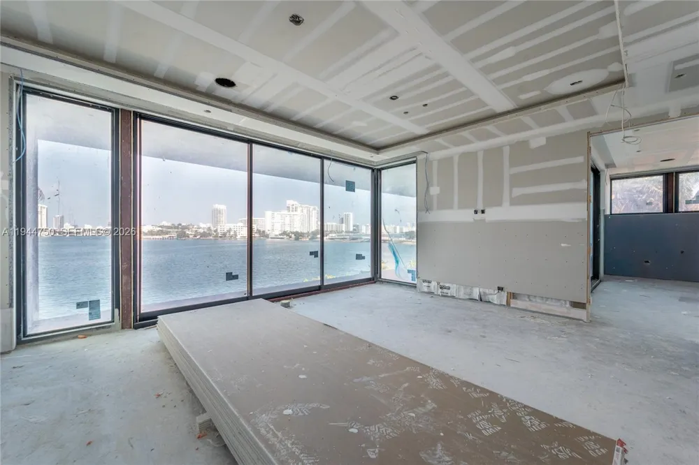 333 E Rivo Alto Dr Miami Beach, FL 33139