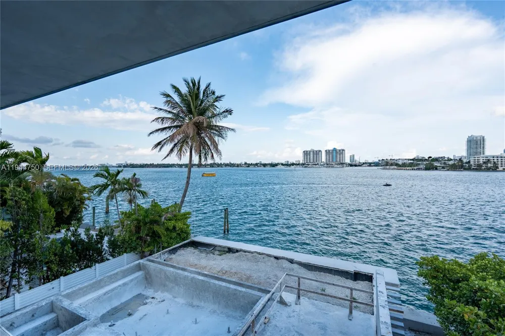 333 E Rivo Alto Dr Miami Beach, FL 33139
