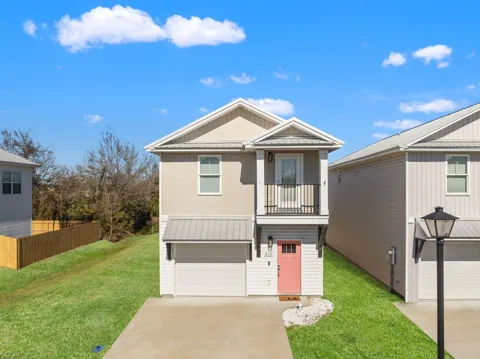 406 Raven Lane