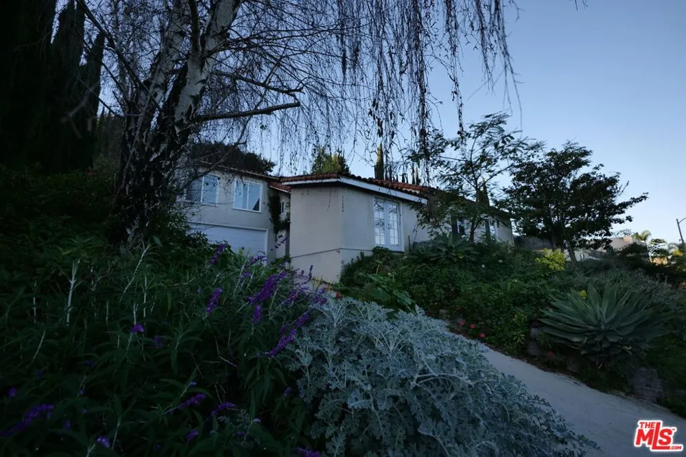 11282 Dona Lola Drive