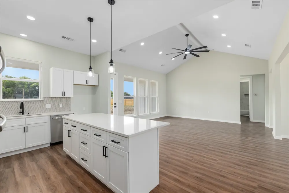 118 Gunner Trail Early, TX 76802