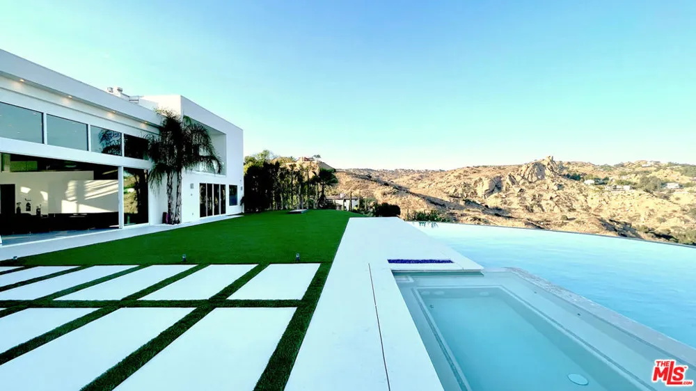 80 Saddlebow Road Bell Canyon, CA 91307
