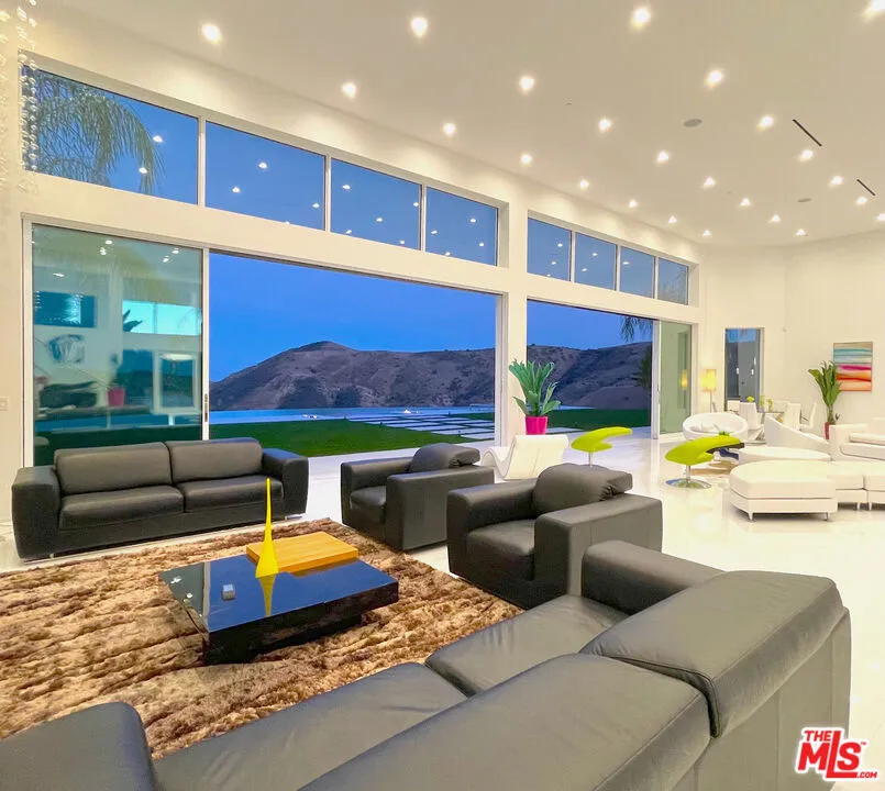 80 Saddlebow Road Bell Canyon, CA 91307