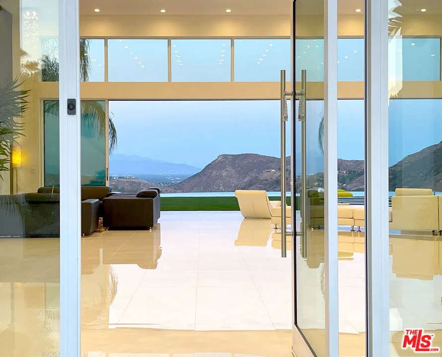 80 Saddlebow Road Bell Canyon, CA 91307