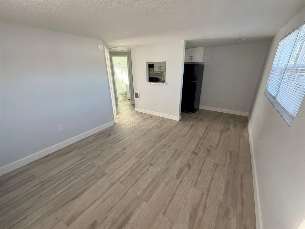 1101 E 140TH AVENUE Tampa, FL 33613