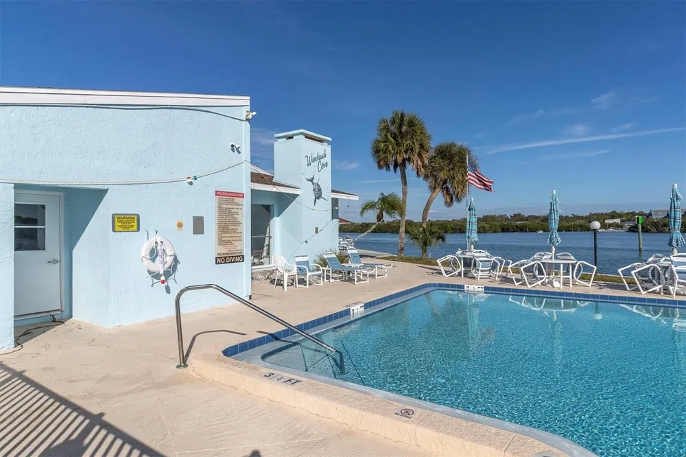 1 WINDRUSH BOULEVARD #87 Indian Rocks Beach, FL 33785
