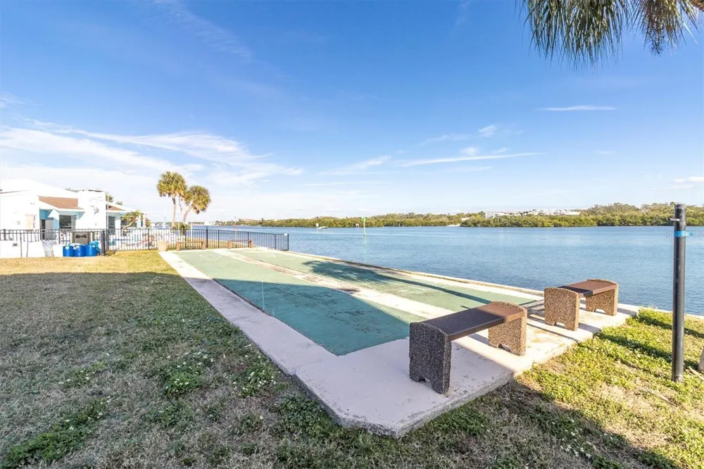 1 WINDRUSH BOULEVARD #87 Indian Rocks Beach, FL 33785
