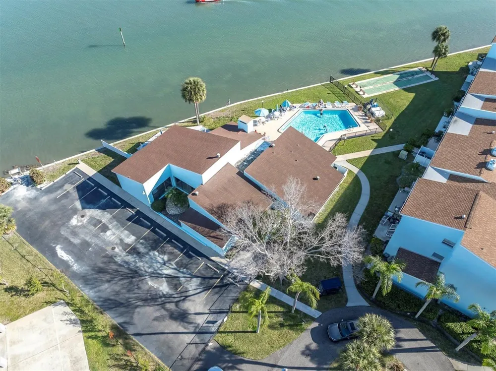 1 WINDRUSH BOULEVARD #87 Indian Rocks Beach, FL 33785