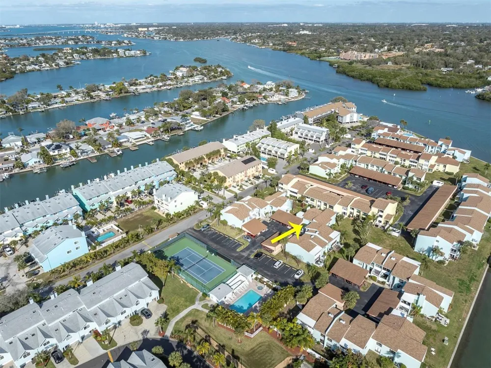 1 WINDRUSH BOULEVARD #87 Indian Rocks Beach, FL 33785