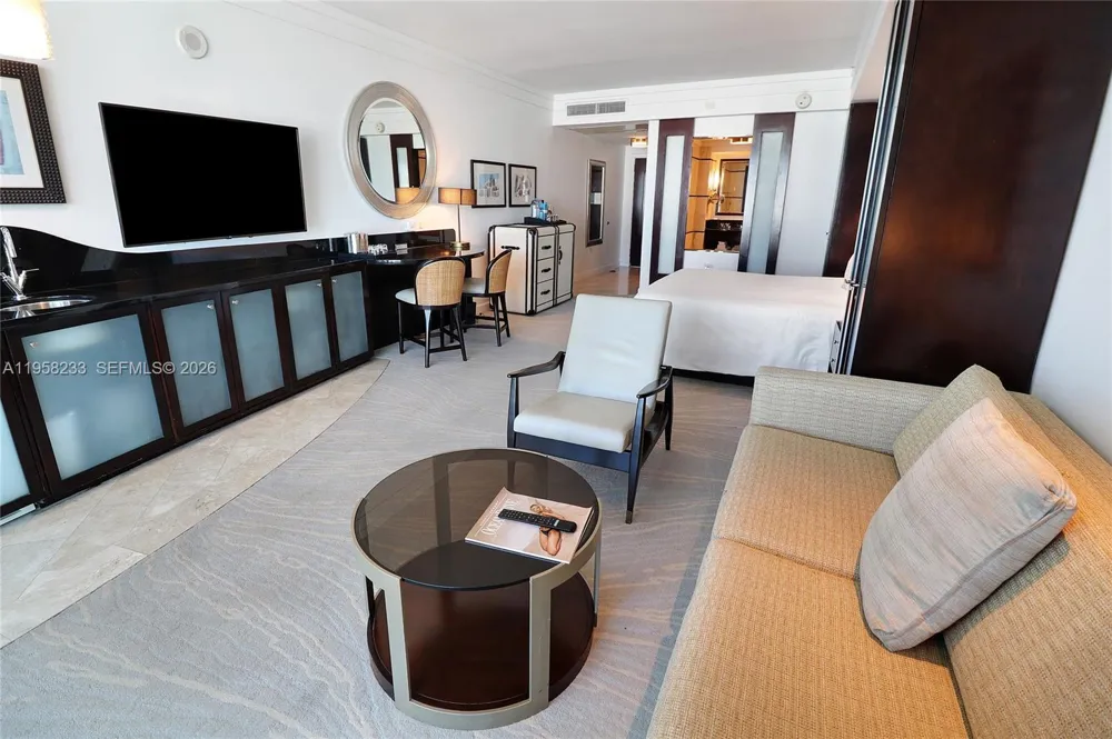 4391 Collins Ave #1703 Miami Beach, FL 33140