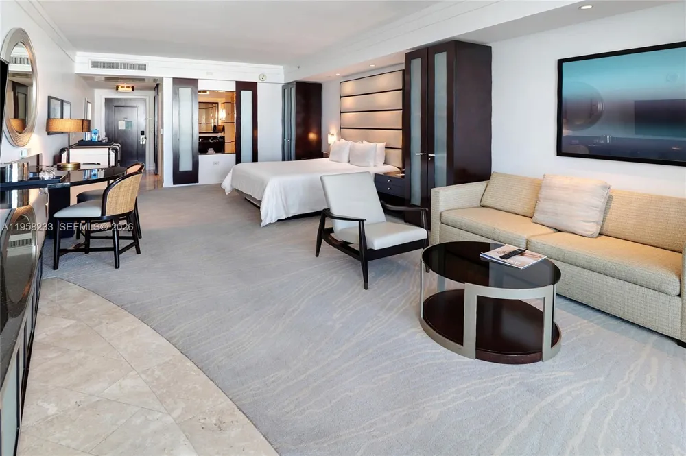 4391 Collins Ave #1703 Miami Beach, FL 33140