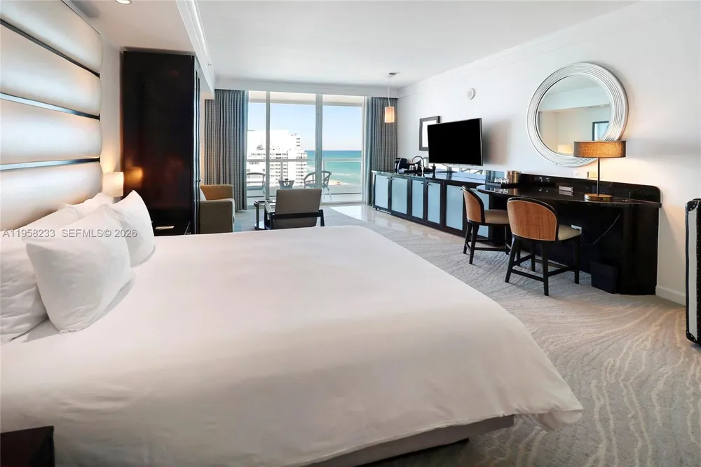 4391 Collins Ave #1703 Miami Beach, FL 33140