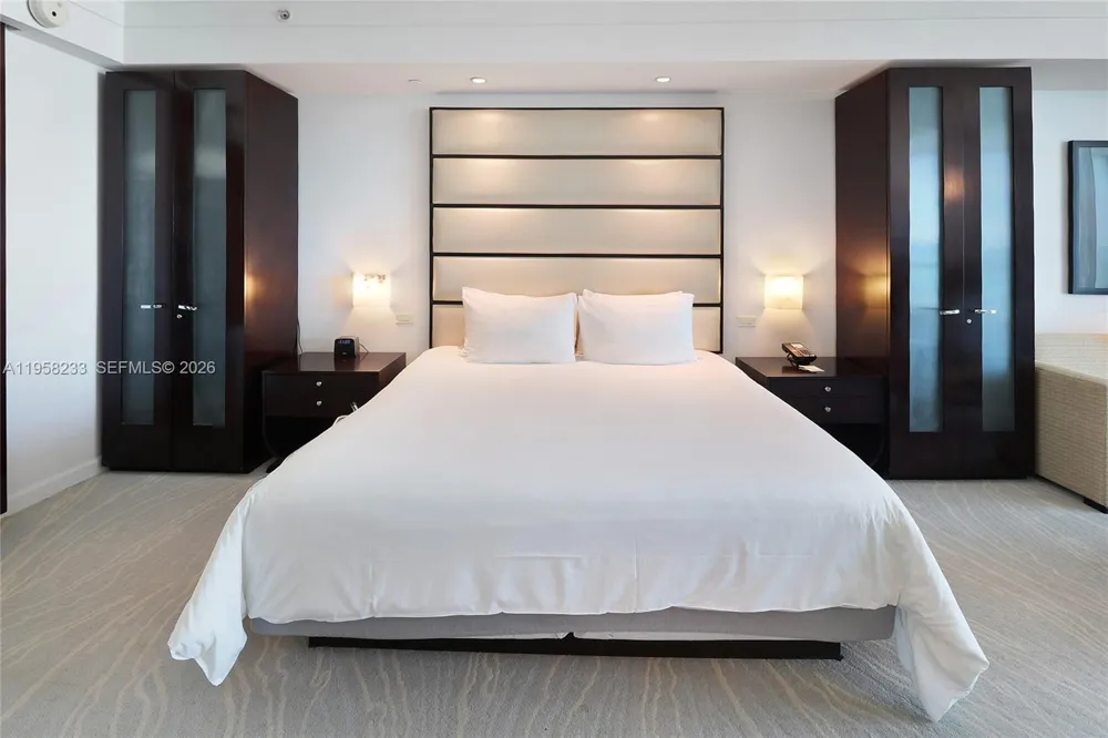 4391 Collins Ave #1703 Miami Beach, FL 33140