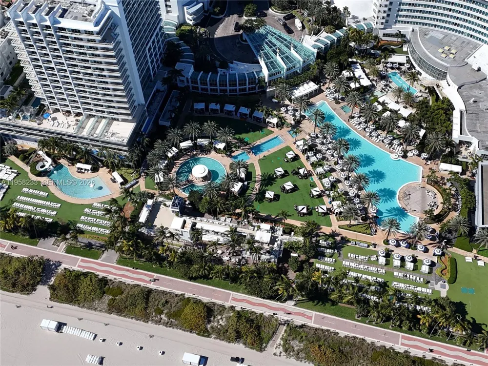 4391 Collins Ave #1703 Miami Beach, FL 33140