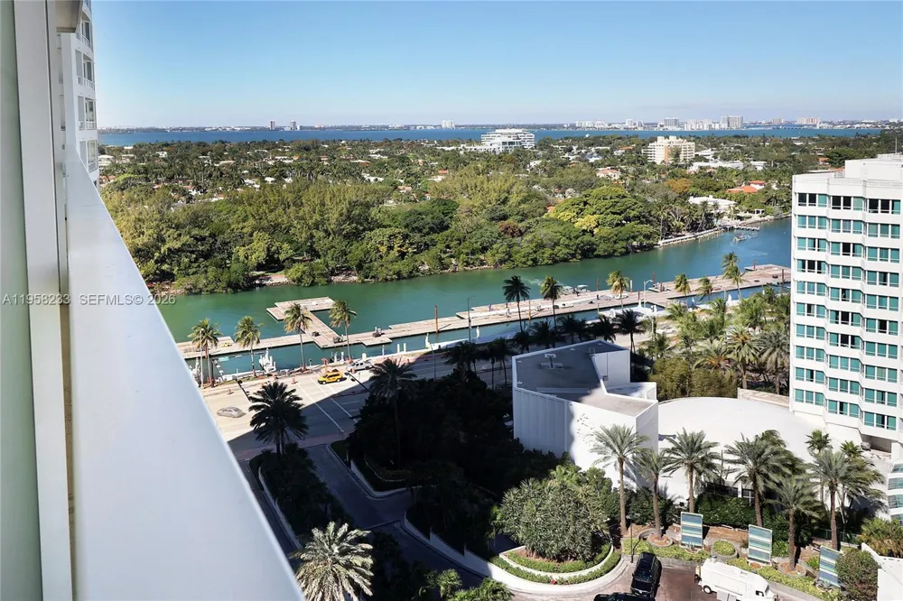 4391 Collins Ave #1703 Miami Beach, FL 33140