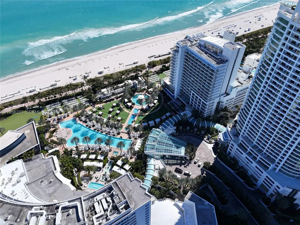 4391 Collins Ave #1703 Miami Beach, FL 33140