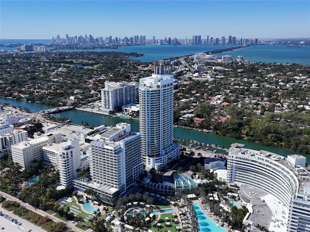 4391 Collins Ave #1703 Miami Beach, FL 33140