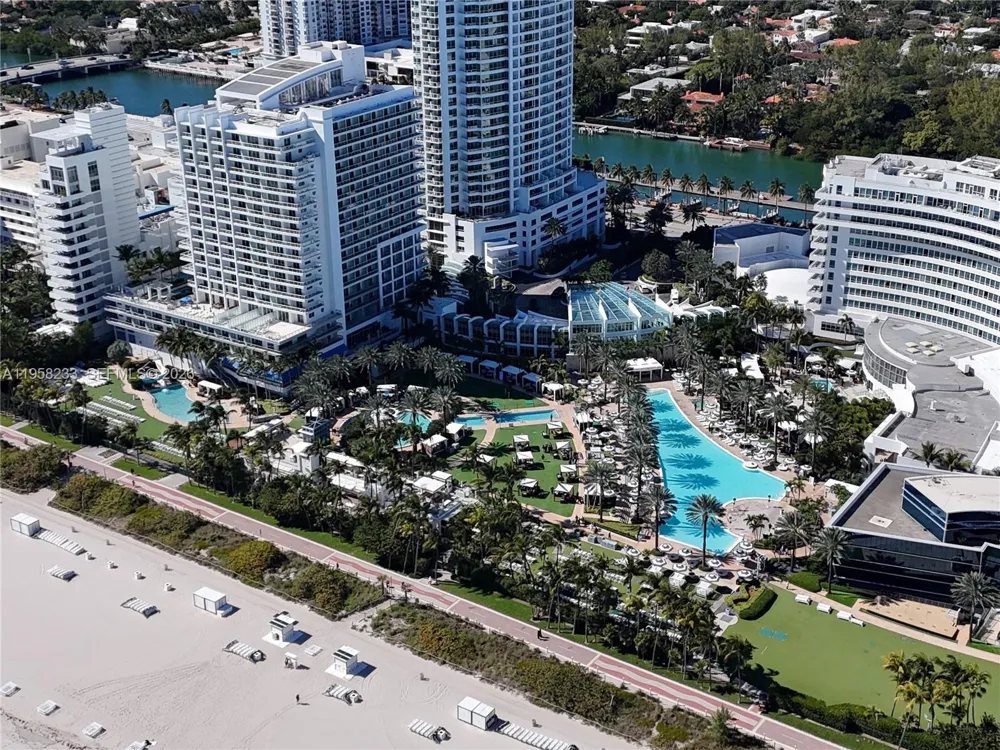 4391 Collins Ave #1703 Miami Beach, FL 33140