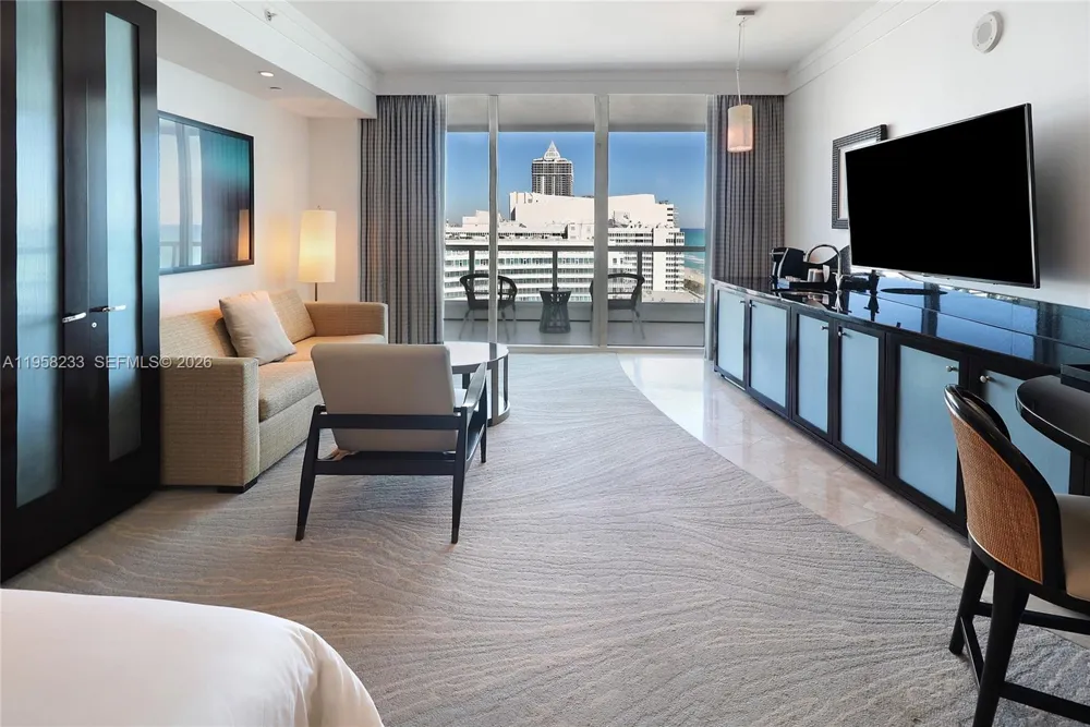 4391 Collins Ave #1703 Miami Beach, FL 33140