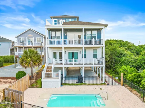 822 S Topsail Drive #B