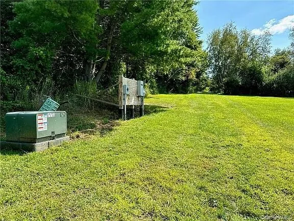 8 yellow city rd Amenia, NY 12501