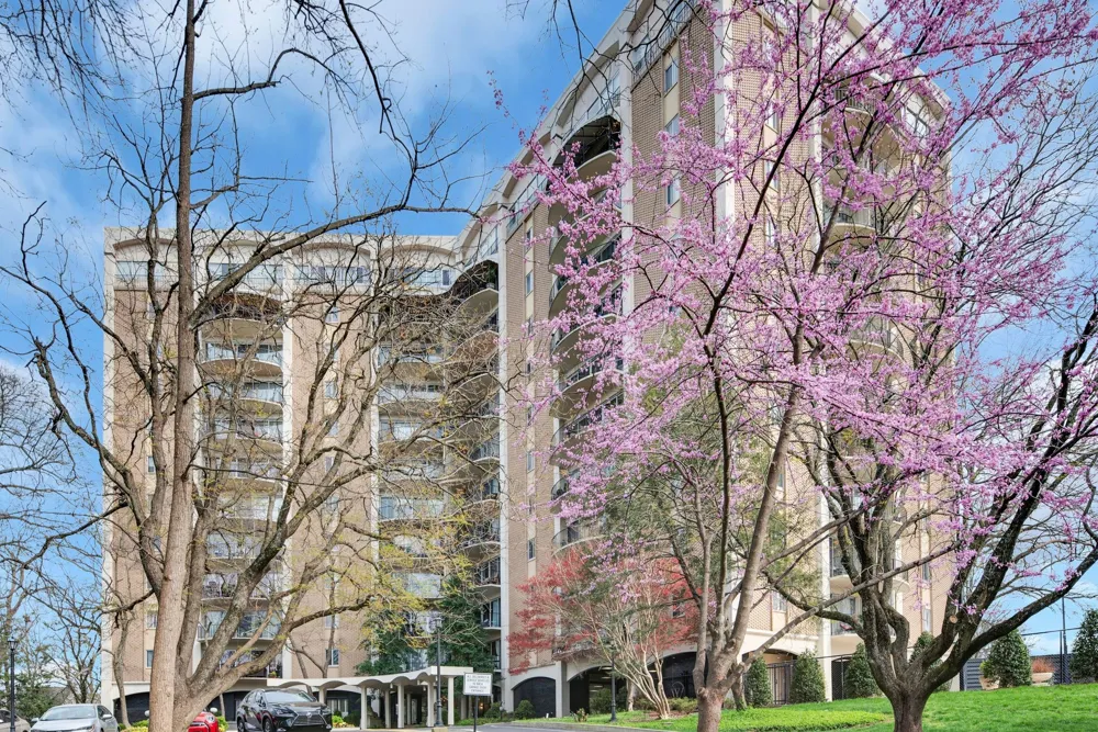 4215 Harding Pike #303