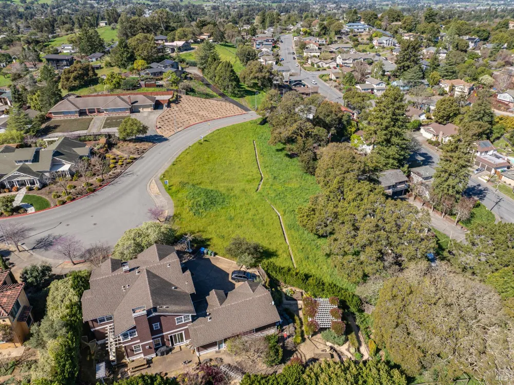 513 Larch Drive Petaluma, CA 94952