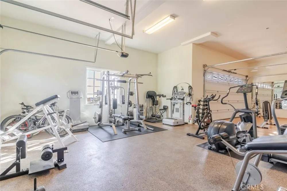 10817 W Stallion Ranch Road Sunland, CA 91040