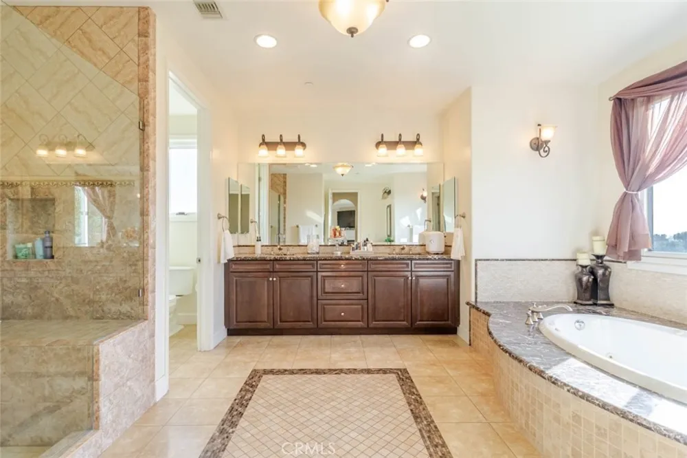 10817 W Stallion Ranch Road Sunland, CA 91040