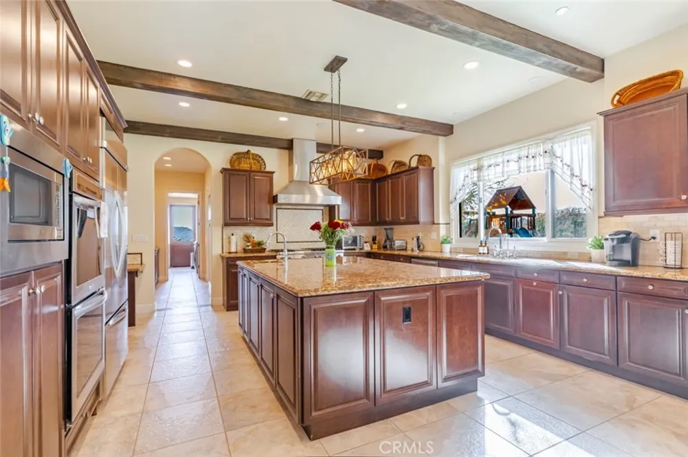 10817 W Stallion Ranch Road Sunland, CA 91040
