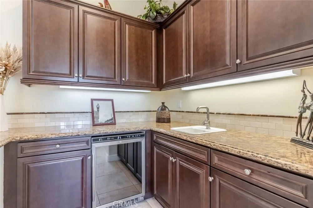 10817 W Stallion Ranch Road Sunland, CA 91040