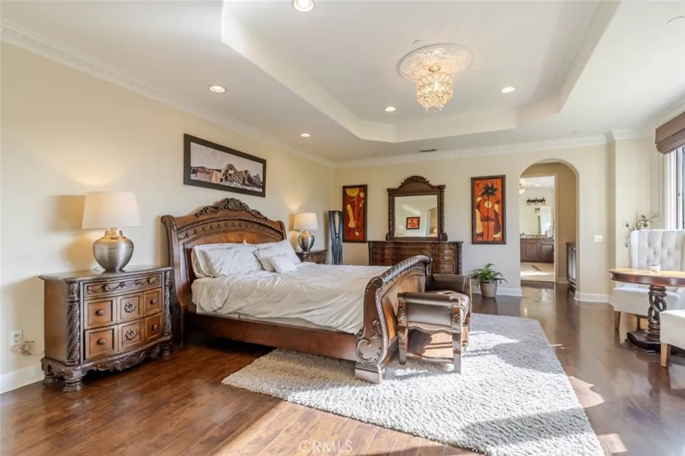 10817 W Stallion Ranch Road Sunland, CA 91040