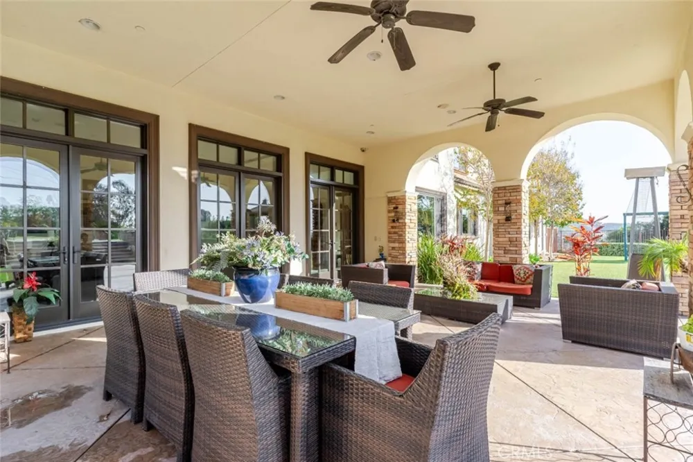 10817 W Stallion Ranch Road Sunland, CA 91040