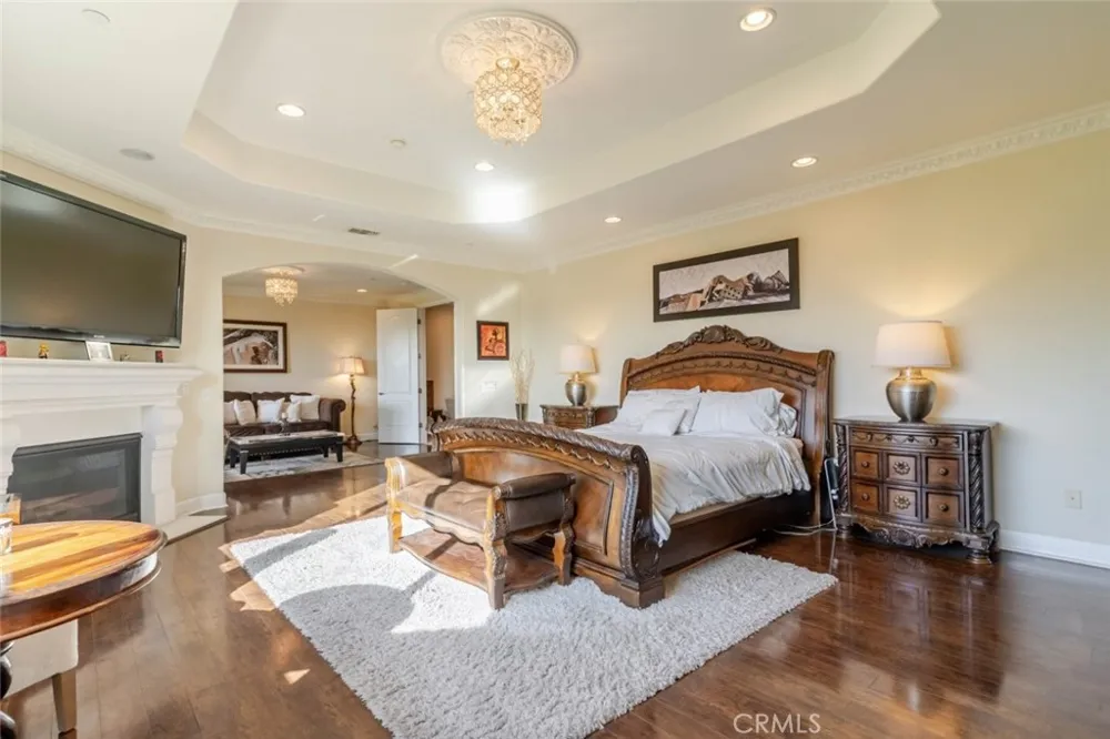 10817 W Stallion Ranch Road Sunland, CA 91040