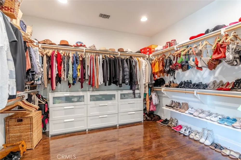 10817 W Stallion Ranch Road Sunland, CA 91040
