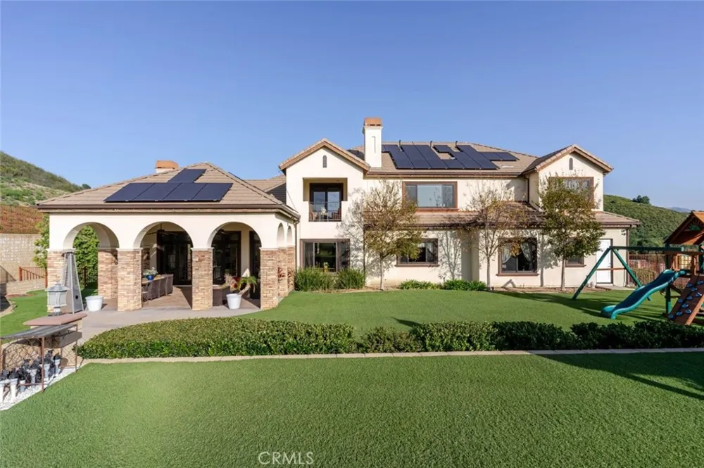 10817 W Stallion Ranch Road Sunland, CA 91040
