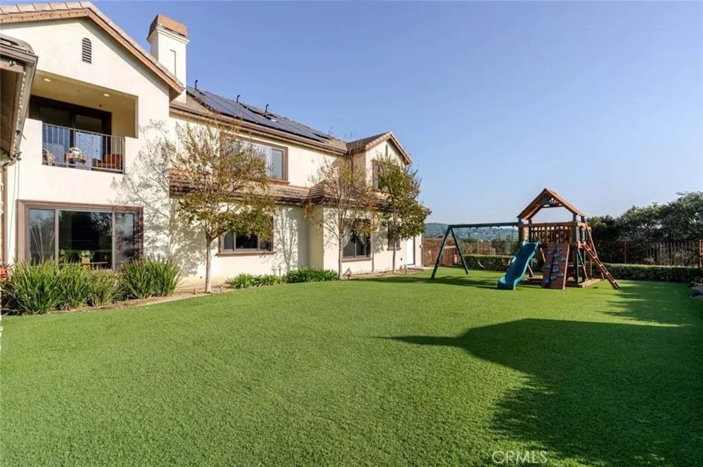10817 W Stallion Ranch Road Sunland, CA 91040