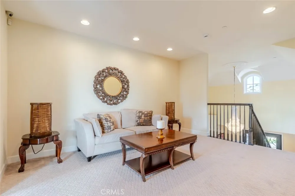 10817 W Stallion Ranch Road Sunland, CA 91040