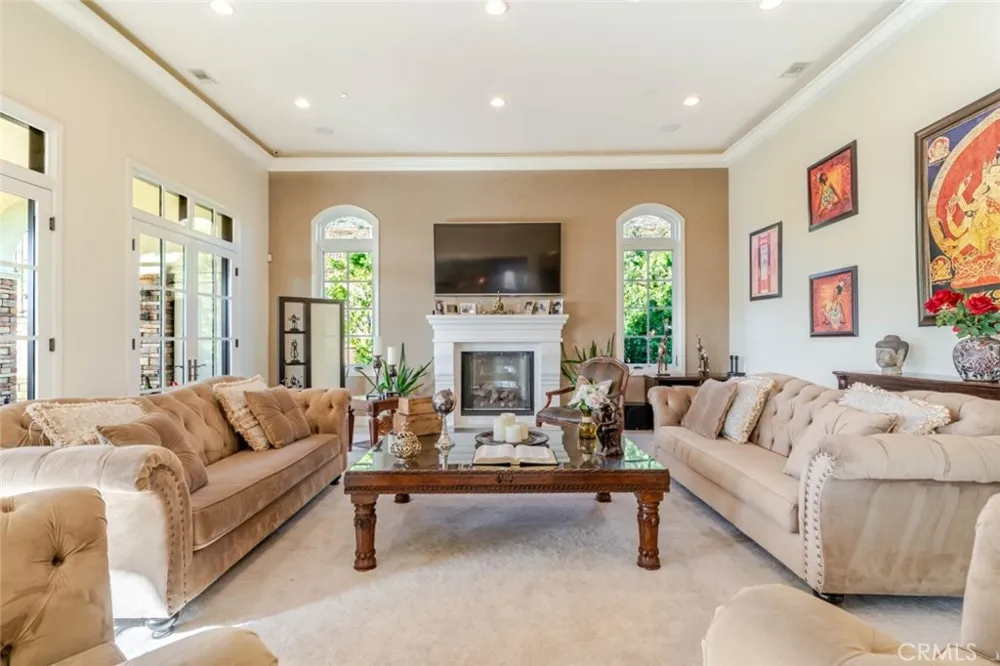 10817 W Stallion Ranch Road Sunland, CA 91040