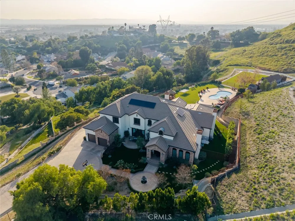 10817 W Stallion Ranch Road Sunland, CA 91040