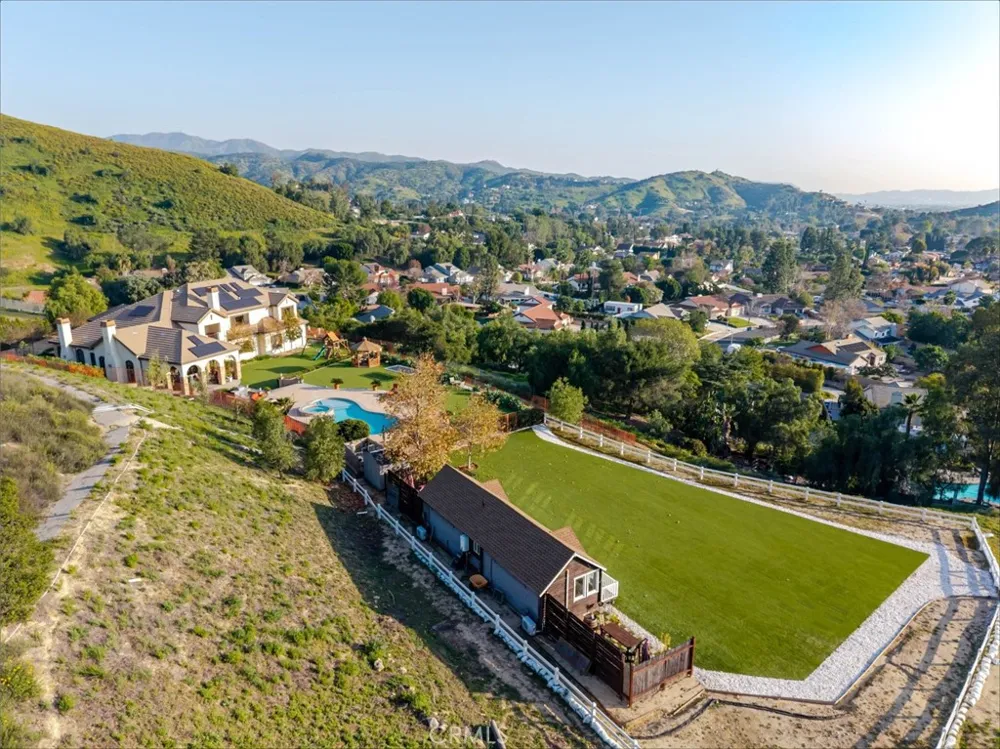 10817 W Stallion Ranch Road Sunland, CA 91040