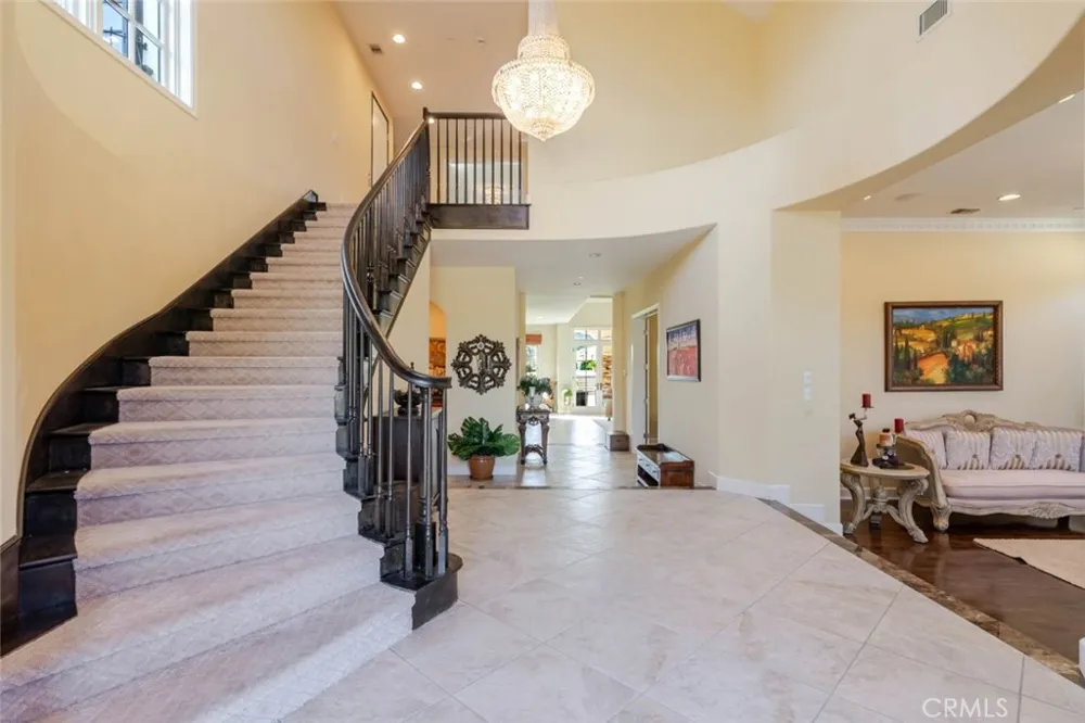 10817 W Stallion Ranch Road Sunland, CA 91040