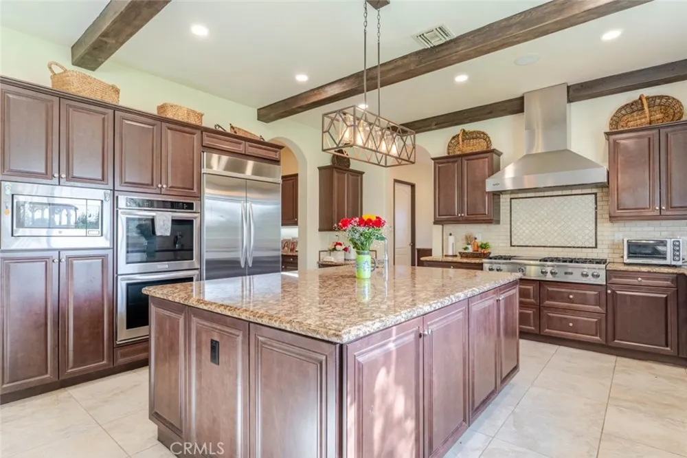 10817 W Stallion Ranch Road Sunland, CA 91040