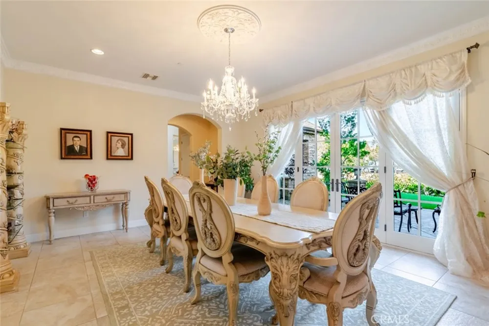 10817 W Stallion Ranch Road Sunland, CA 91040