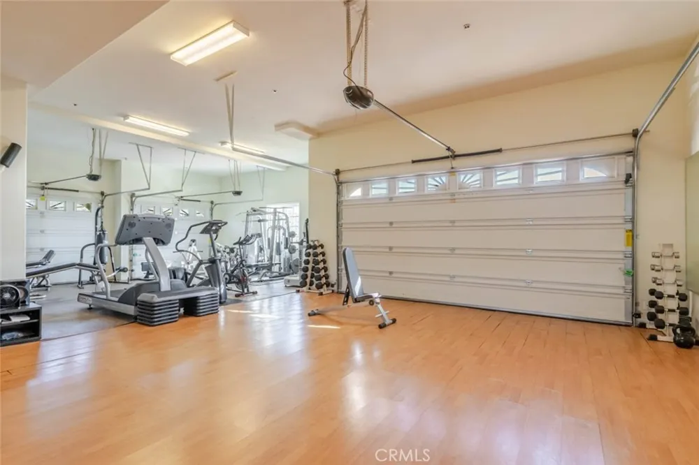 10817 W Stallion Ranch Road Sunland, CA 91040
