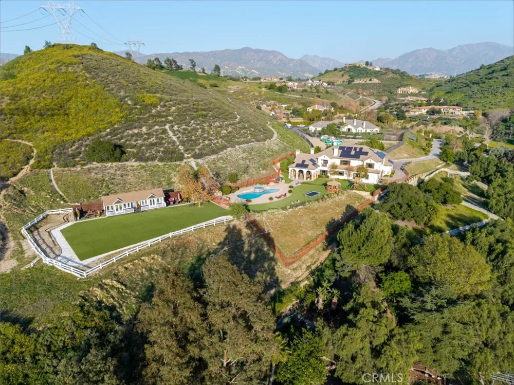 10817 W Stallion Ranch Road Sunland, CA 91040